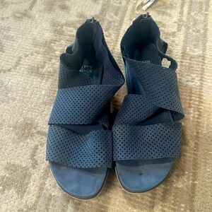 Eileen Fisher cute sandals 8